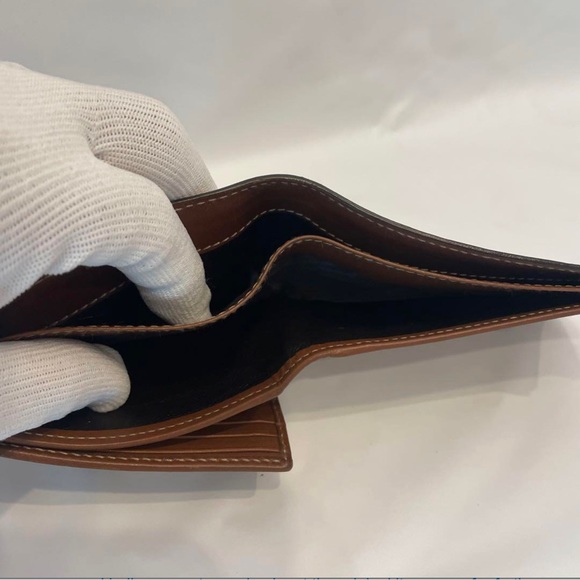 Authentic Gucci GG Leather Wallet - Picture 7 of 7